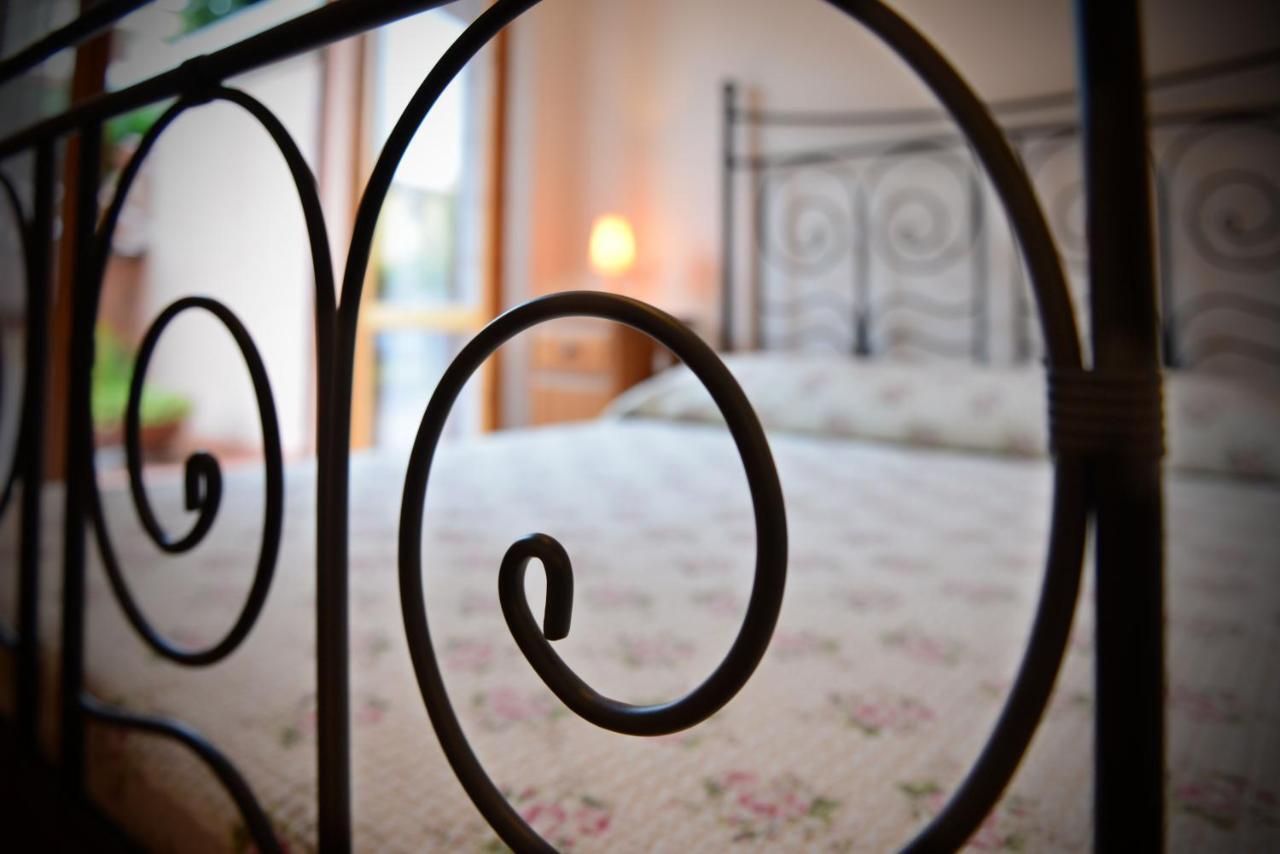 Villa Etruria Guest House Pitigliano Exterior foto
